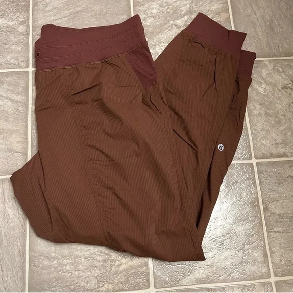 lululemon athletica Women's Brown Track Joggers Size 14 - Picture 4 of 4